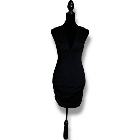 Unbranded Stretchy and Rouched on Sides Stylish Black V-Neck Bodycon Dress - Picture 2 of 16